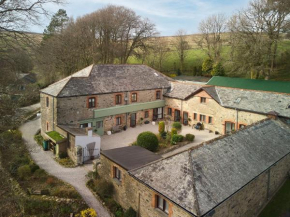 Отель The Roost - The Cottages at Blackadon Farm  Ivybridge